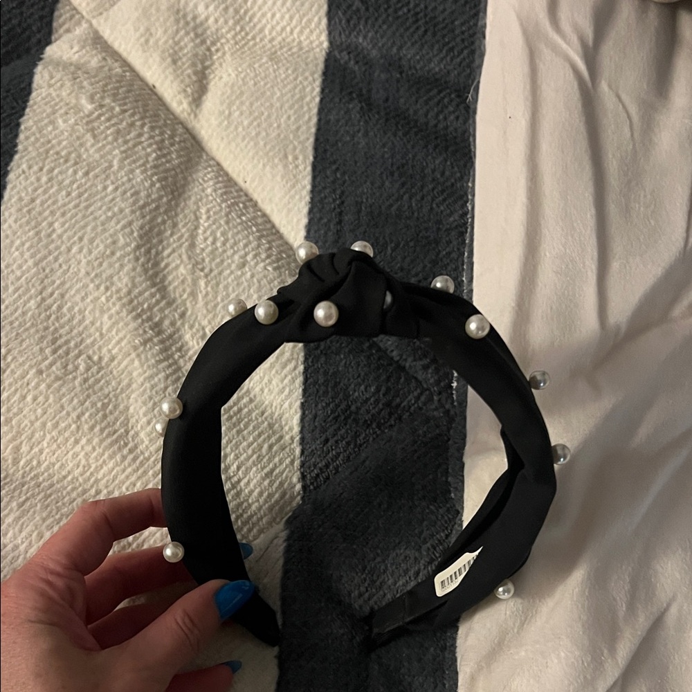 Head Black Headband with Pearl Accents